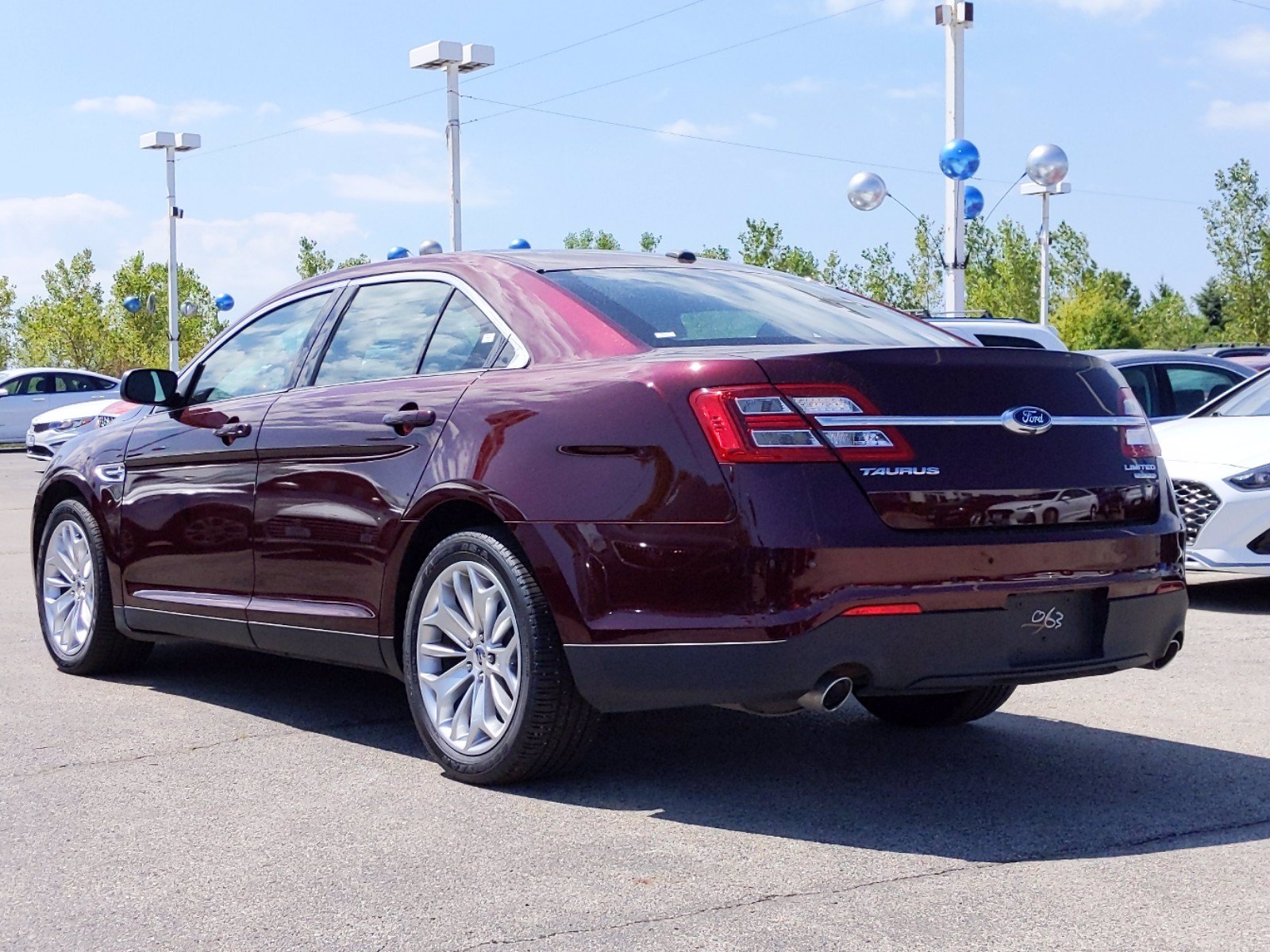 Pre-Owned 2019 Ford Taurus Limited FWD Sedan