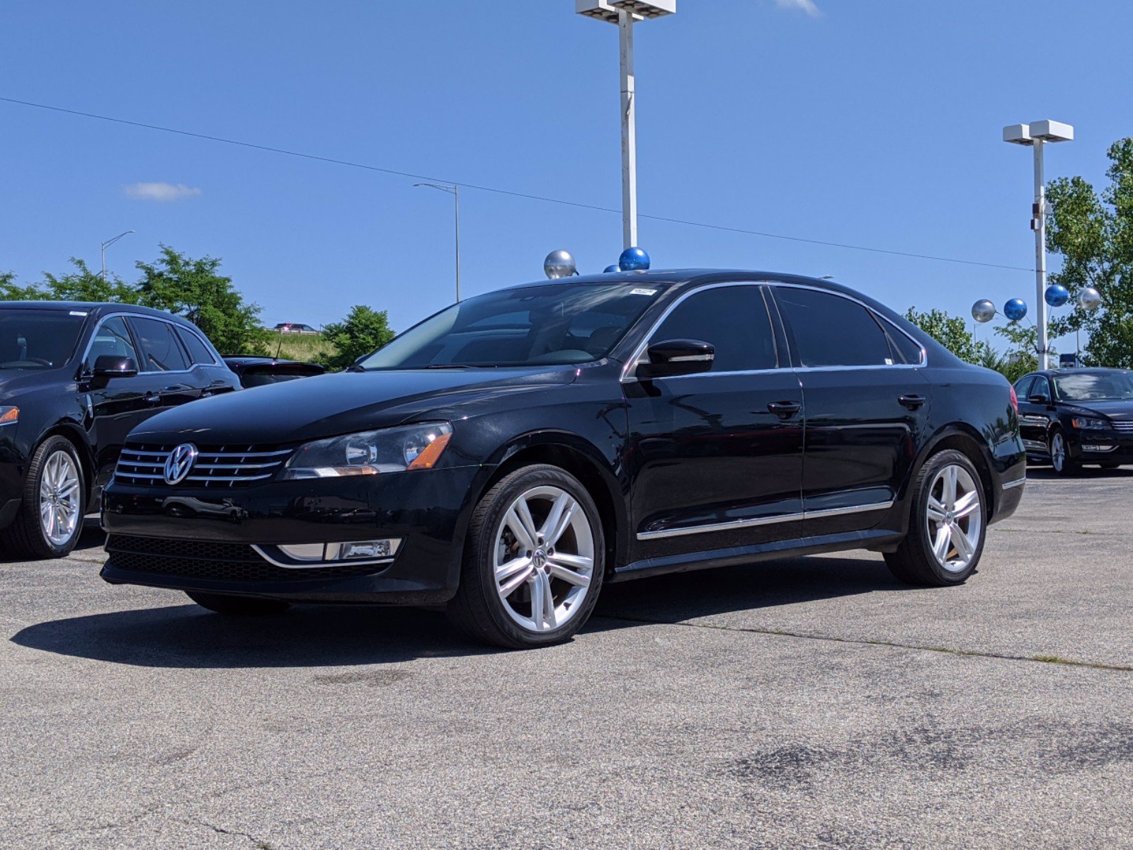 Pre-Owned 2014 Volkswagen Passat TDI SE W/Sunroof FWD Sedan